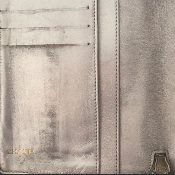 🌻4xHP!🌻 Auth. Chanel Gold Quilted Zip Wallet - Picture 15 of 16